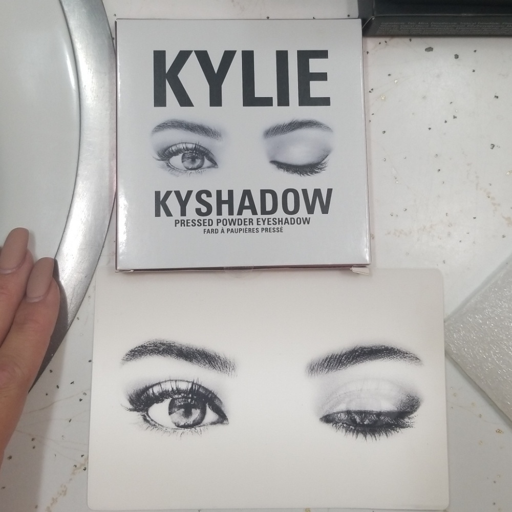 Kylie cosmetics Burgandy Pallet